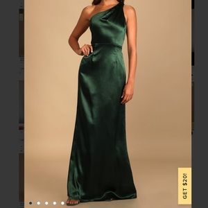 Lulu’s On The Guest List Emerald Green Satin One-Shoulder Maxi Dress